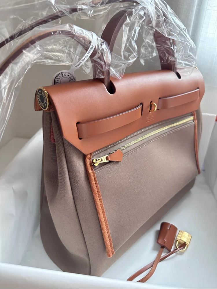 HERBAG 31 Etoupe/Fauve/Ebene LAQUE